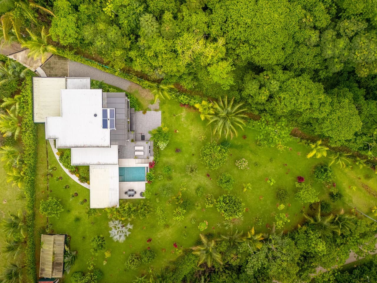 Outstanding Garden Treasure in Ojochal, Modern 4 bedroom on 1 acre - photo 7