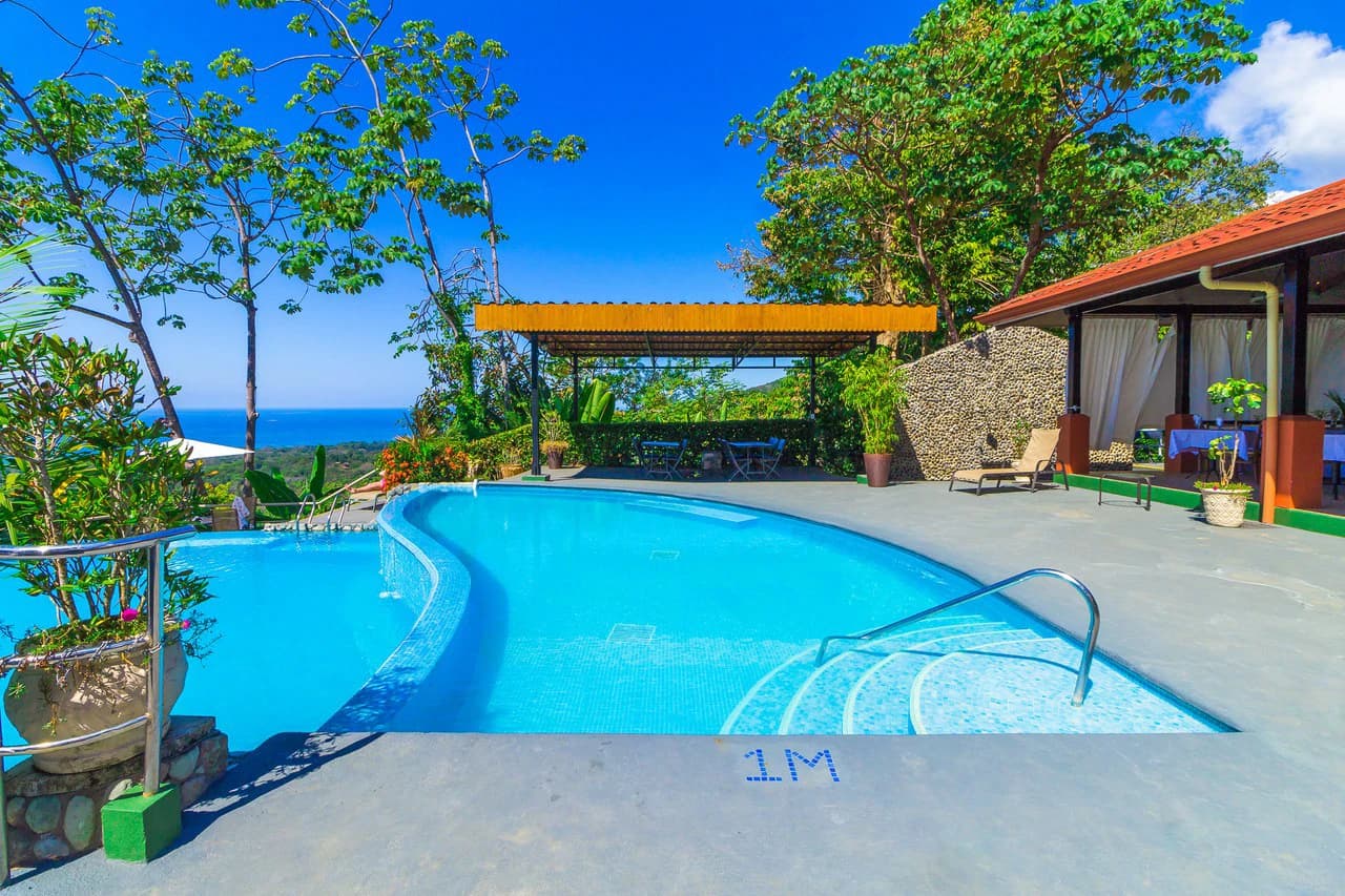 Popular 20-room Boutique hotel /retreat. Stunning ocean views - photo 24