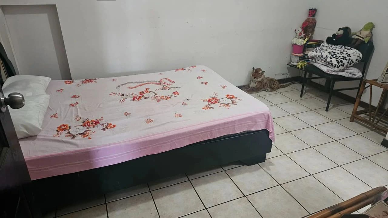 Spacious 6-Bedroom Family Home in Residencial Saint Clare, Moravia - photo 33
