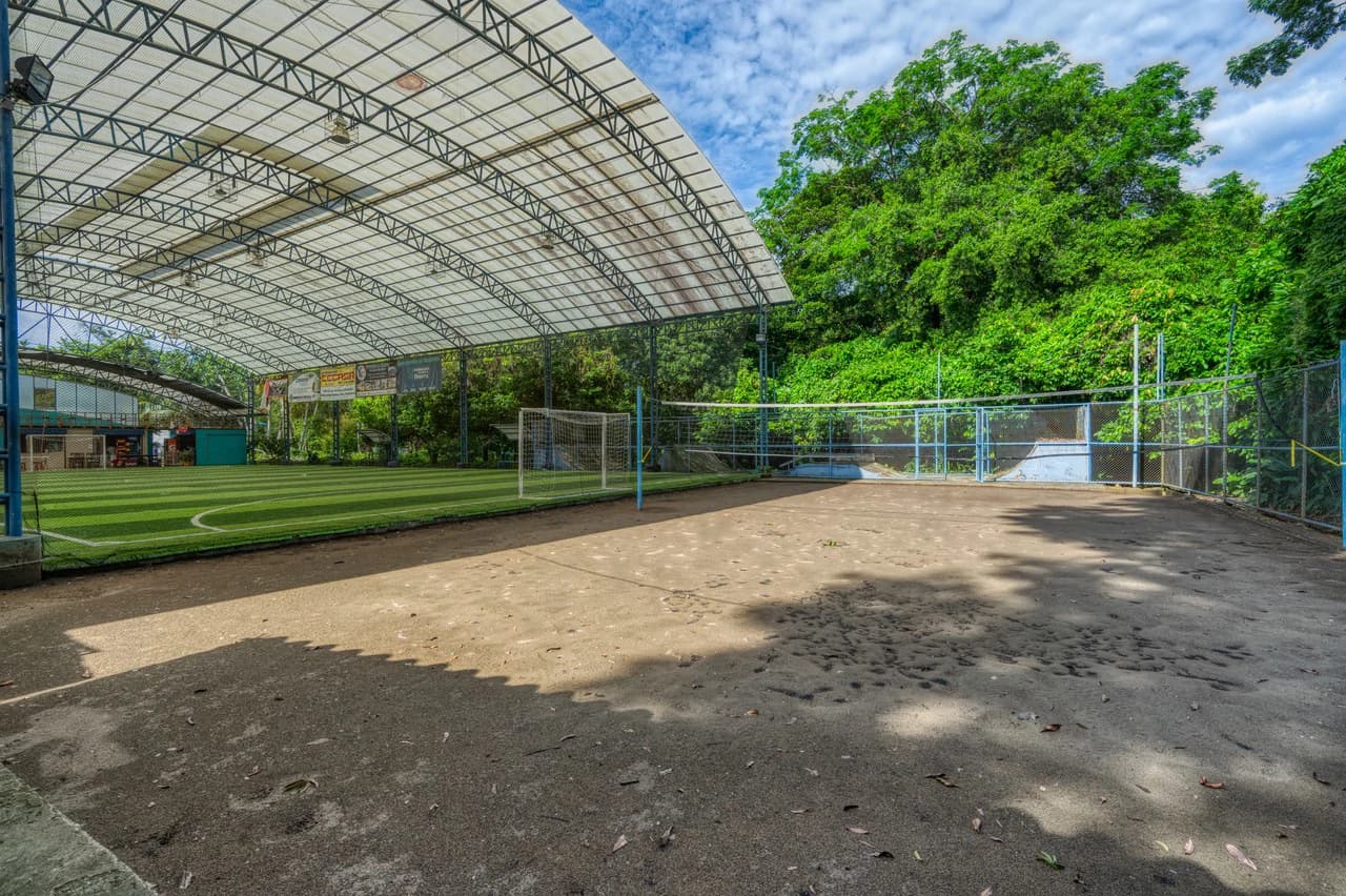 THRIVING SPORTS AND COMMERCIAL BUSINESS WITH OWNER FINANCING OPTION: Rincon Uvita - photo 31