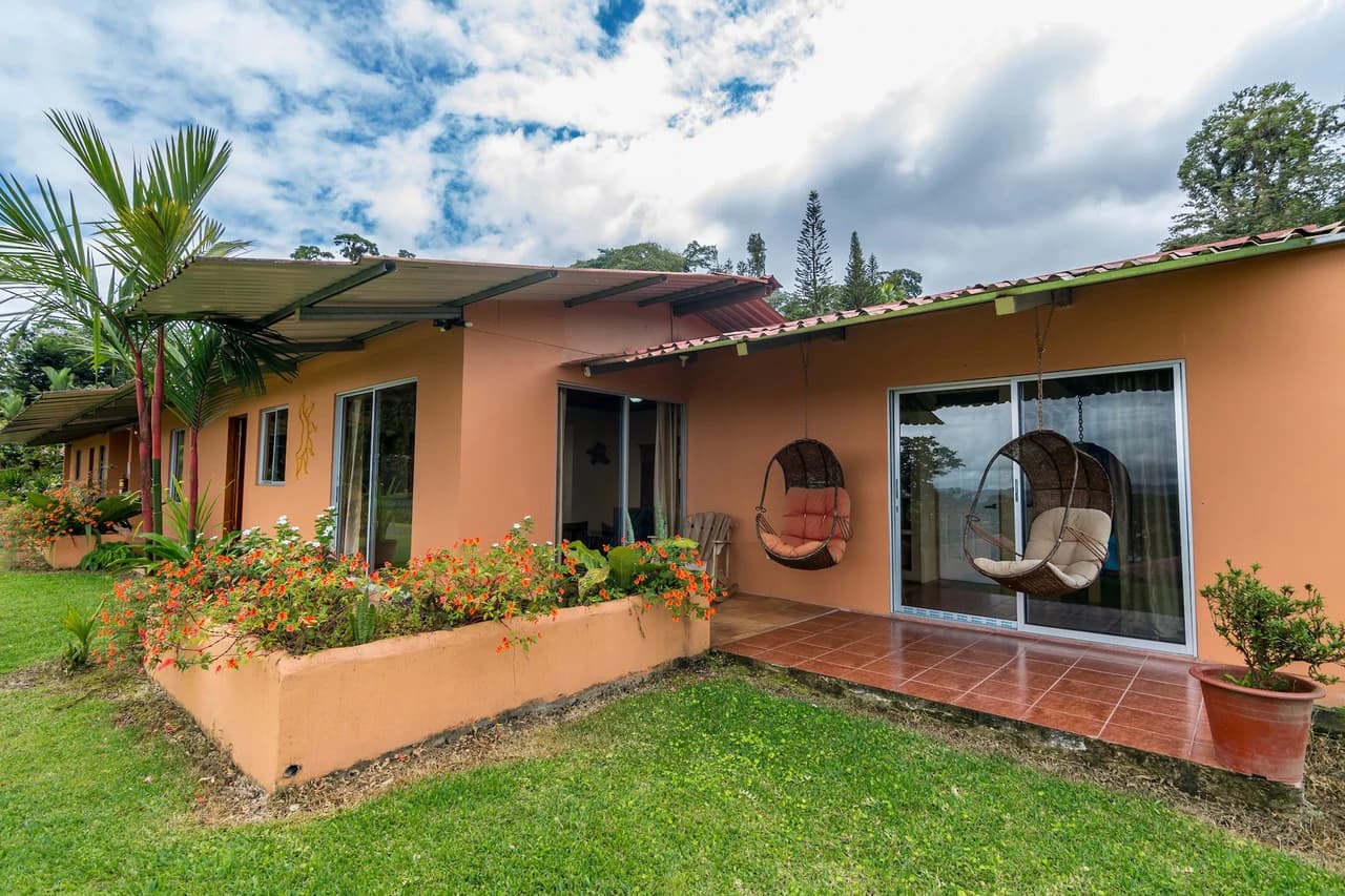 Nepenthe B&B: Hotel / B&B in the Rain Forest with spectacular views of Lake Arenal & Volcano. - photo 26