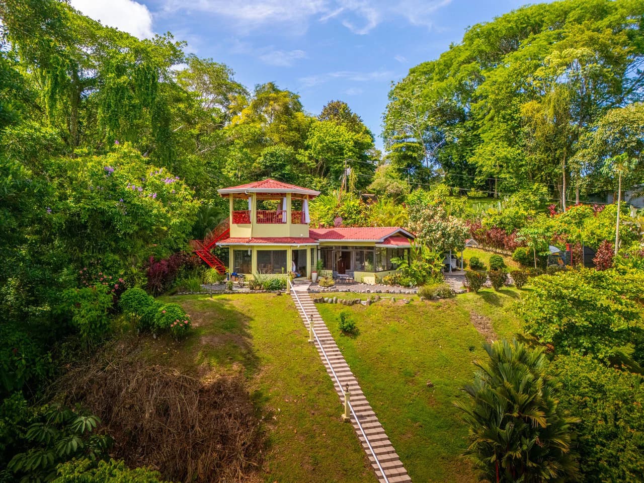 Amazing Mountain View and Ocean View House and Guest House on 4.5 Acres of land in Ojochal - photo 2