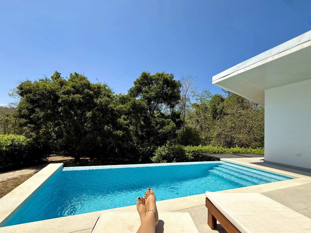 CASA BRISA ABIERTA: Turnkey Tropical Living on the Edge of Cobano $349,950 USD - photo 5