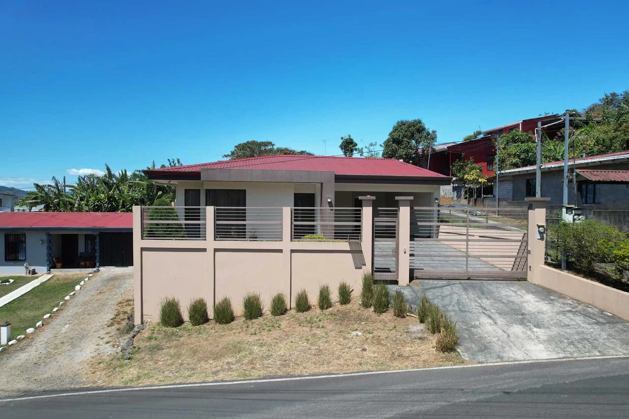 Home For Sale In San Ramón, Alajuela