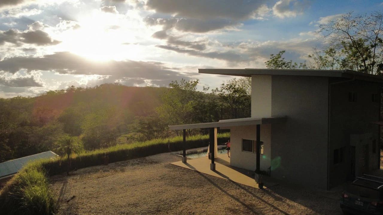 Beautiful Mountain Home for Sale in Hojancha – with Pool and Separate Guest House for Rental - photo 7