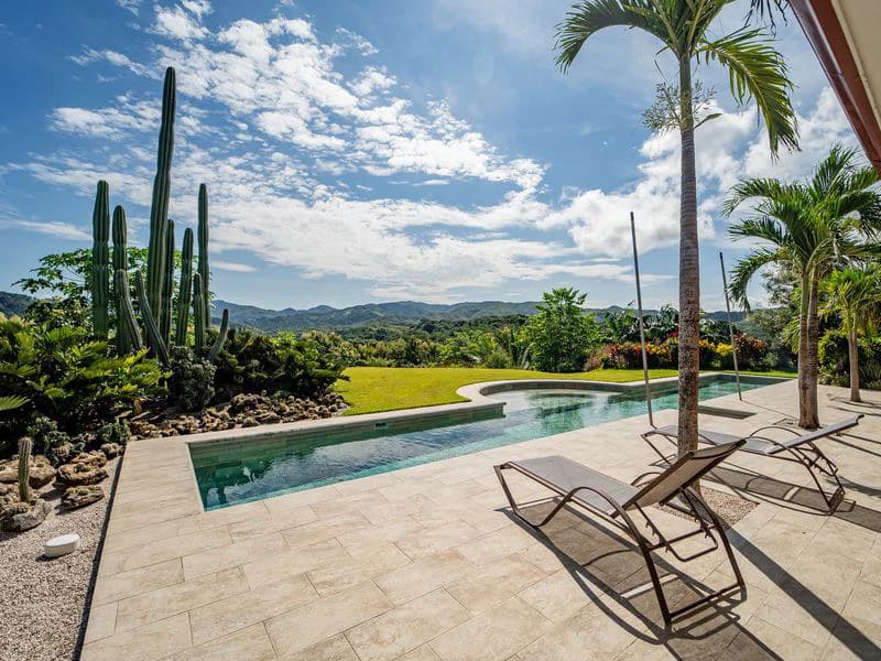 Casa Koi: Luxury 3-Hectare Hilltop Property with Stunning 360° Mountain Views, Main Home, Guest House & Workshop, Minutes from Samara - photo 3