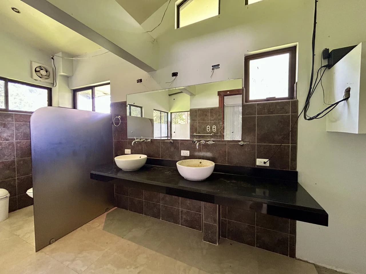 Fixer-Upper Home with an studio Office in Palmar Norte on a 7.58 Acres Property - photo 37