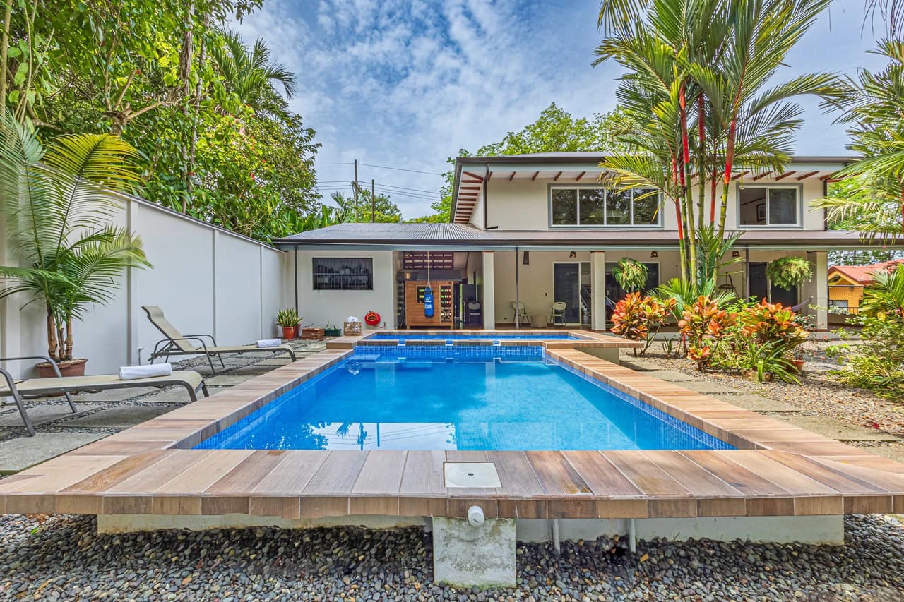 Happy Daze in Uvita: Commercial Building Opportunity in the Heart of Uvita. On Creek with Beautiful Jungle View - photo 11