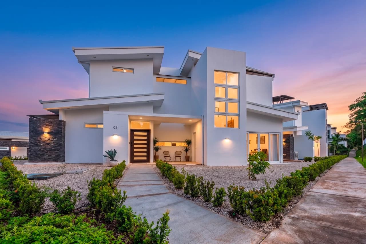 C5 Enclave: Premium Furnished 5-Bedroom Retreat Near Playa Avellanas