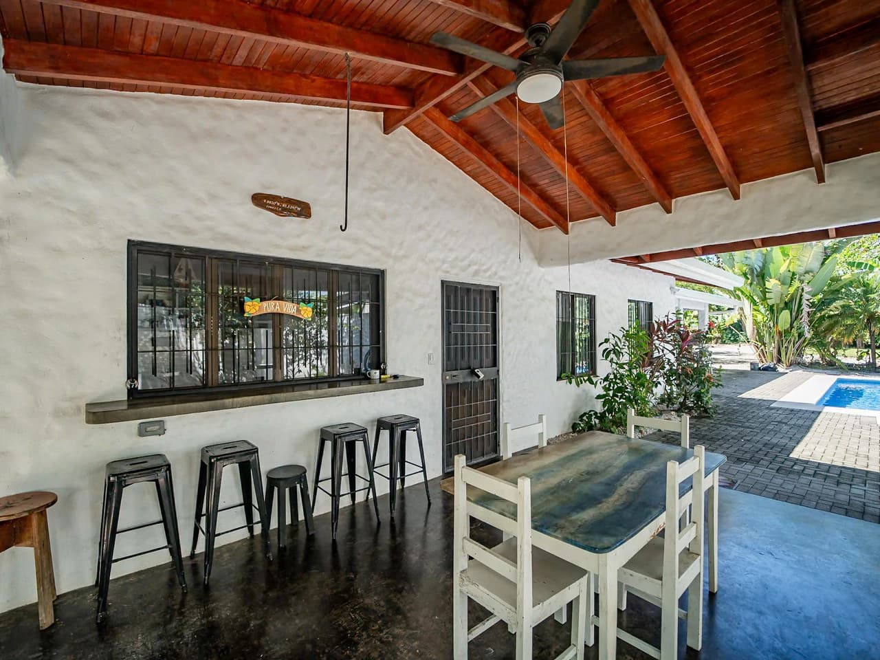 Casa Verde: Stunning Pool and Exceptional Outdoor Living Space - photo 10