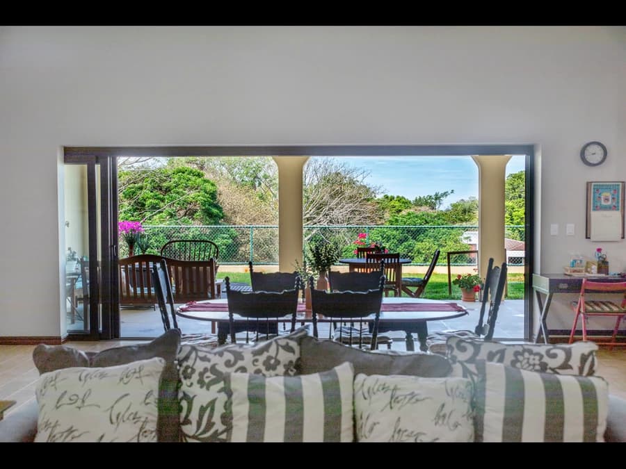 Exclusive Luxury Residence in Gated Community – Brasil de Santa Ana - photo 7