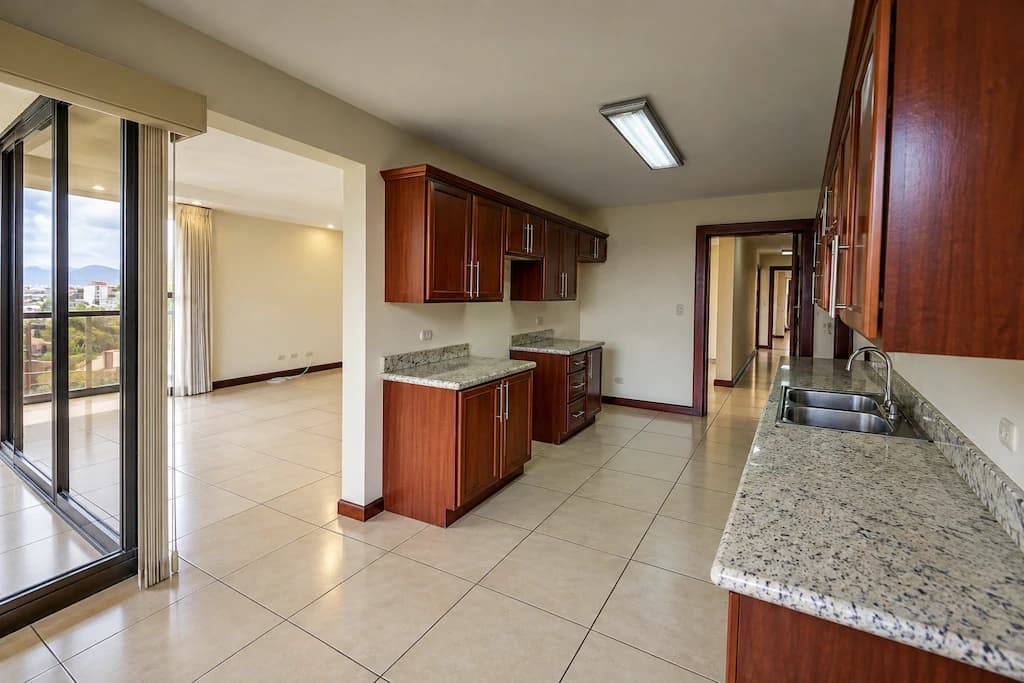 Apartment For Sale in San Rafael - photo 4