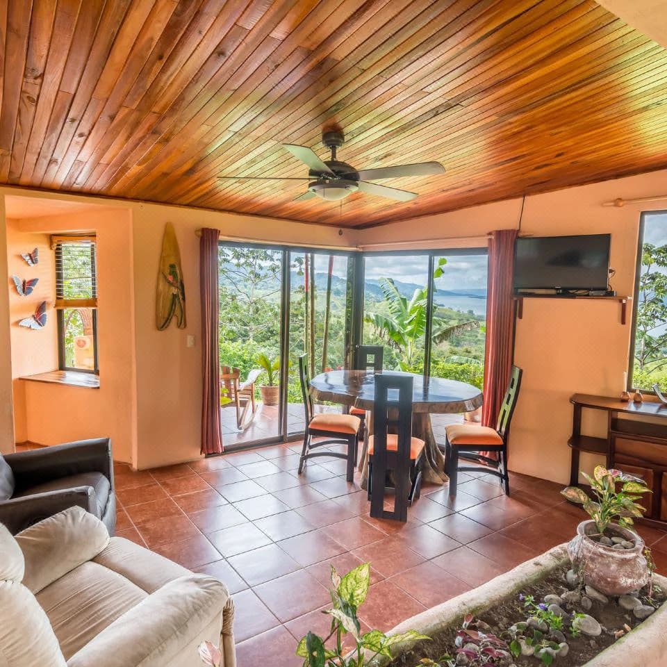 Nepenthe B&B: Hotel / B&B in the Rain Forest with spectacular views of Lake Arenal & Volcano. - photo 9