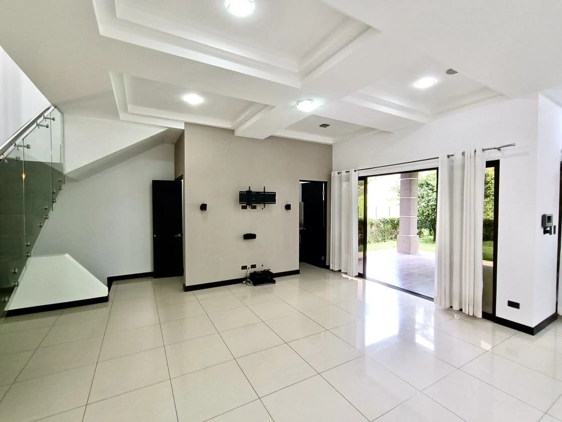 Condominio Francosta Casa Contemporanea en Venta: Condominium For Sale in Barreal - photo 5
