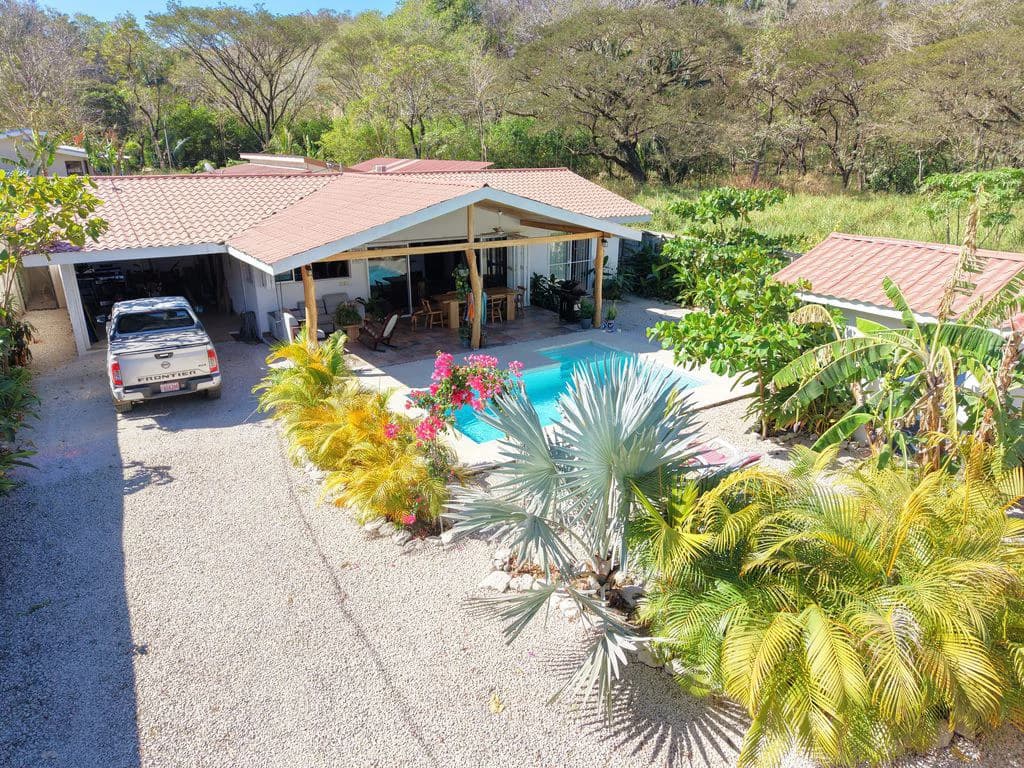 Casa de la Vida Loca: A Pura Vida Lifestyle with Income Potential - photo 5