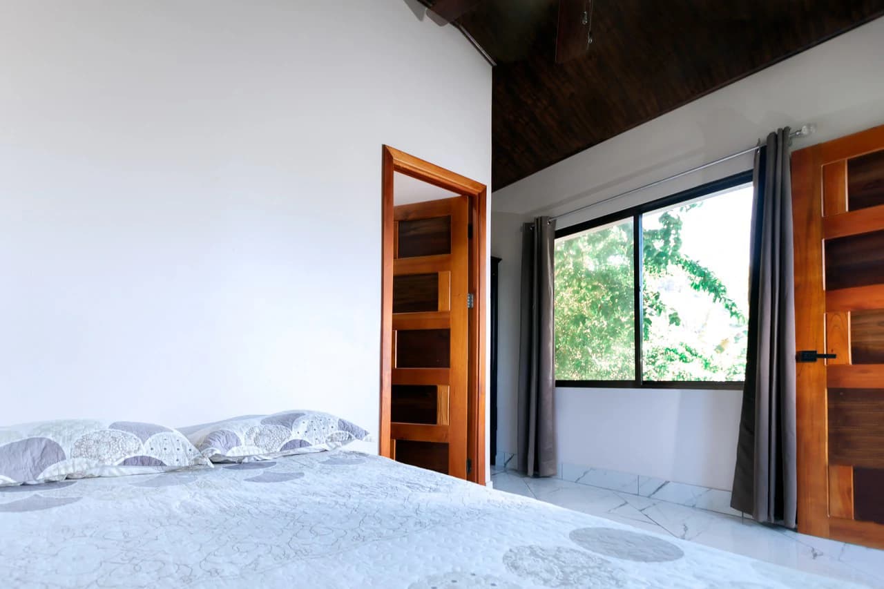 BRAND NEW 3-bedroom home, 5 minutes to Dominical Beach. - photo 27