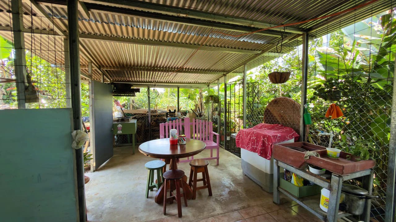RURAL HOME IN PEACEFUL ENVIRONMENT AT PLAYA VERDE, SANTA ELENA 206 SQM LOT - photo 14