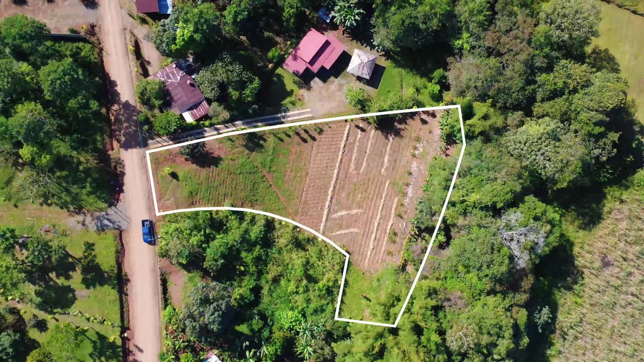 Countryside Home Construction Site For Sale in Cajón