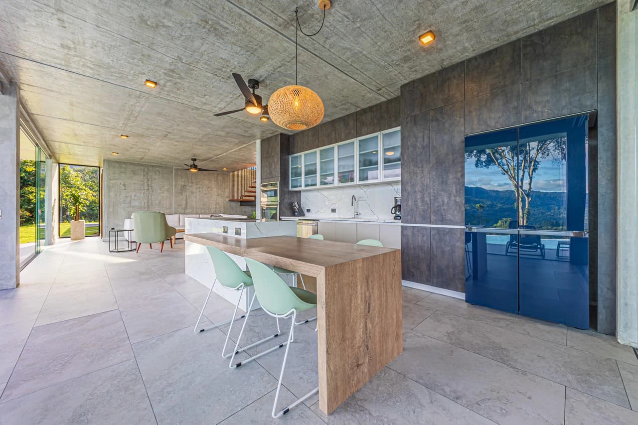 A True Estate Beyond Compare, Ocean Views For Miles: Mountain House For Sale in Uvita - photo 41