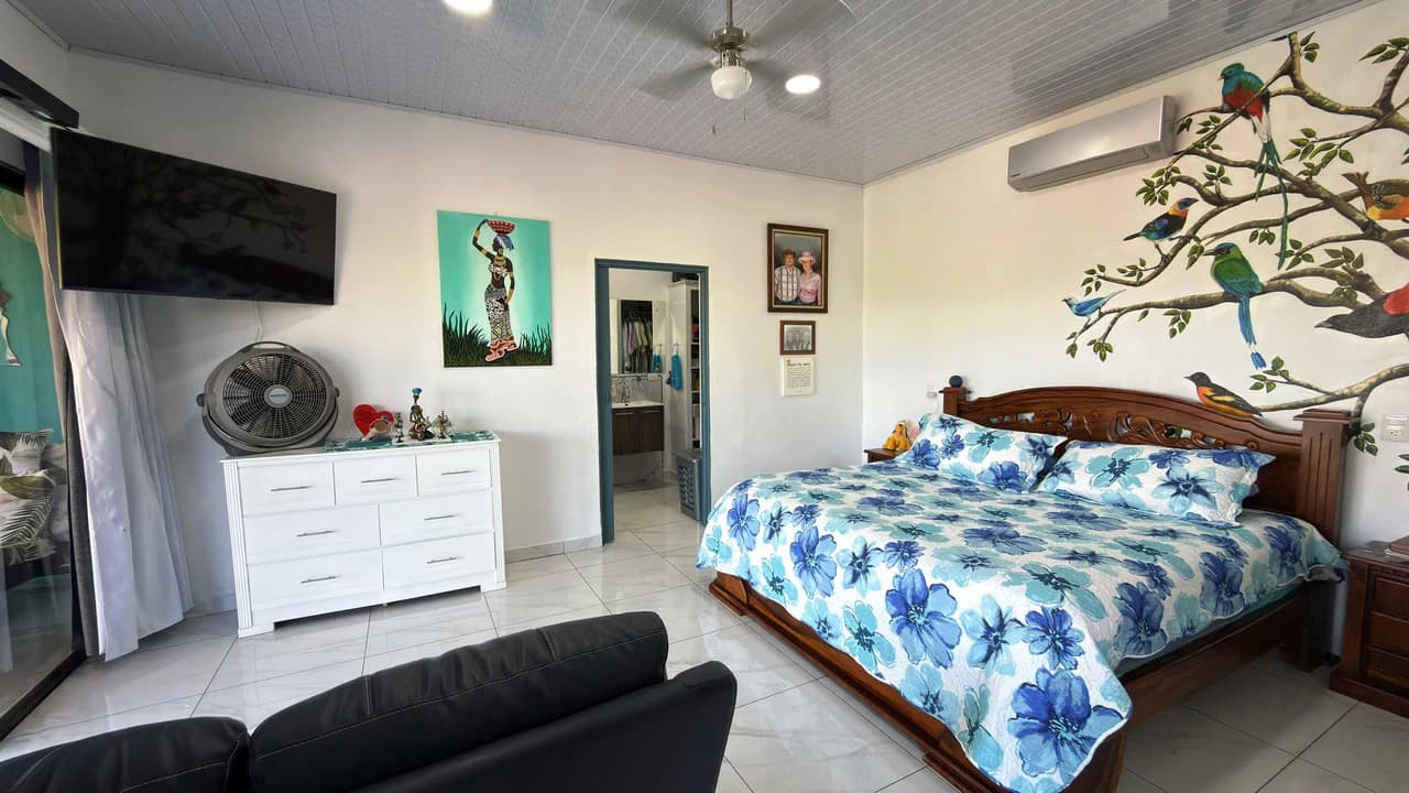 Countryside House For Sale in San Pedro - photo 4