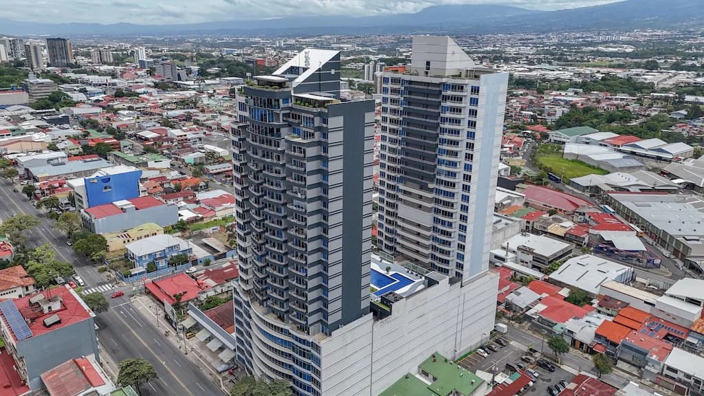 Apartment For Sale in Paseo Colon - photo 1