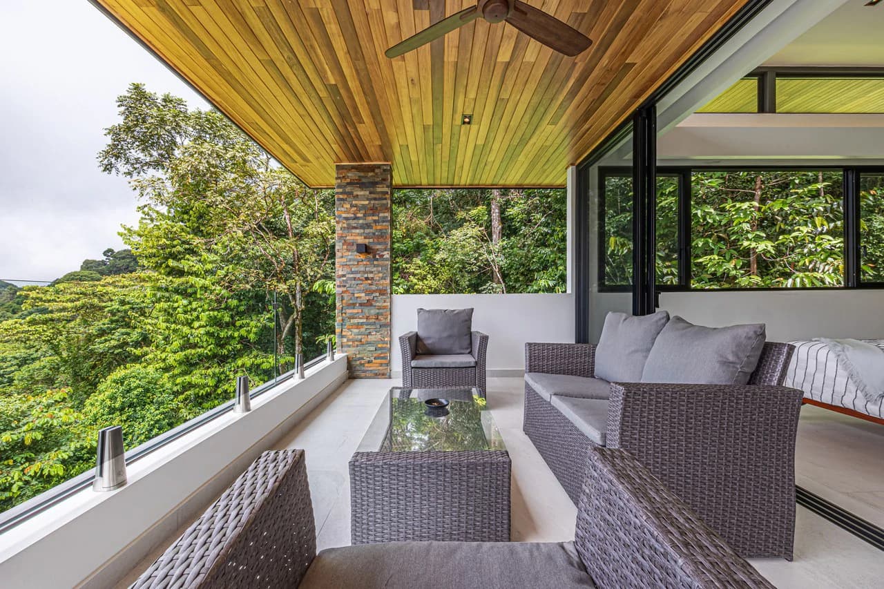 Casa Koules: Architectural 5-Bedroom Oceanview Estate in Prestigious Costa Verde Estates - photo 55