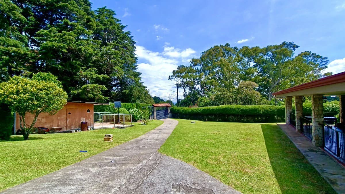 Property for sale with the 3 houses in San Rafael - photo 8
