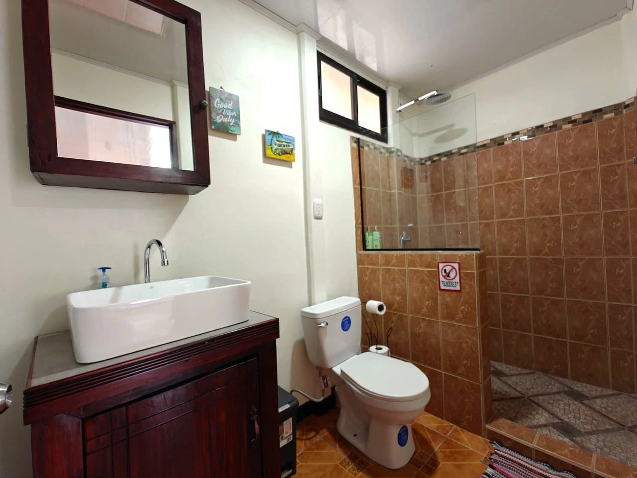 3 Bd/3 Ba - Triplex Apartment with Pool: in Hone Creek - photo 12