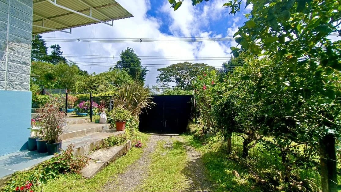 House for sale in Costa Rica: Unique Industrial style house for sale in San Isidro Heredia - photo 3
