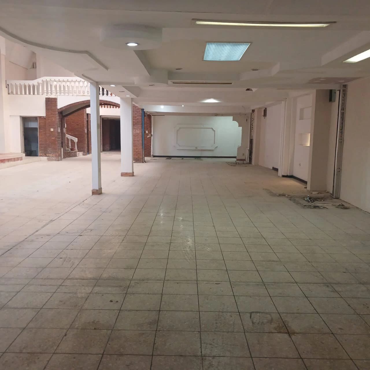 Downtown Hotspot...: Commercial Center close to Central Park - photo 6