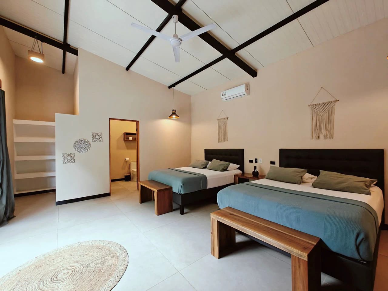 ID 751: Turn-Key Villa with Proven Income Near Cahuita National Park – Main House, Casita, and Stunning Pool on Over Half an Acre - photo 16