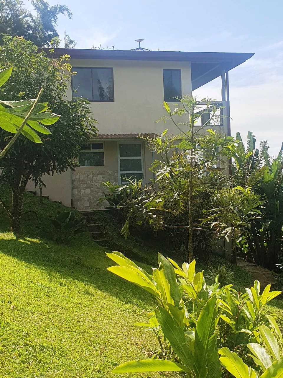 Lakeview Serenity Estate - Two Family Home: Stunning Lakeview Two-Family Home on 3,600 m² – Privacy, Nature & Income Potential - photo 8