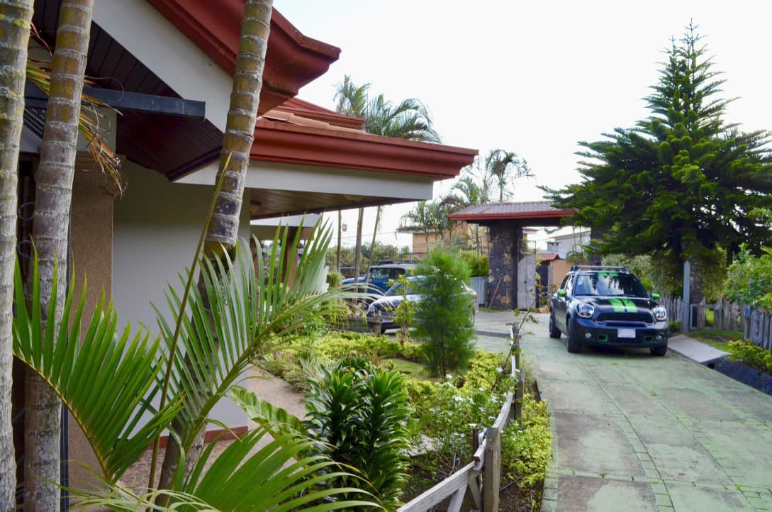 Spectacular 4BR House for sale in San Rafael - Heredia, ideal for a large family, or for those looking for a rental income option! - photo 4