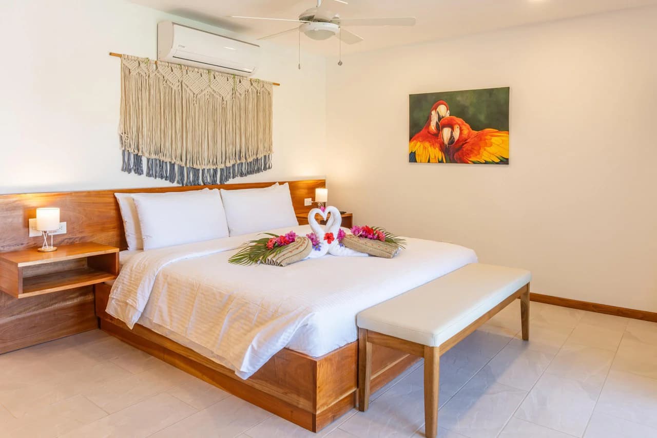 Beachfront Luxury Mixed Use Multi-Unit Residence - photo 12