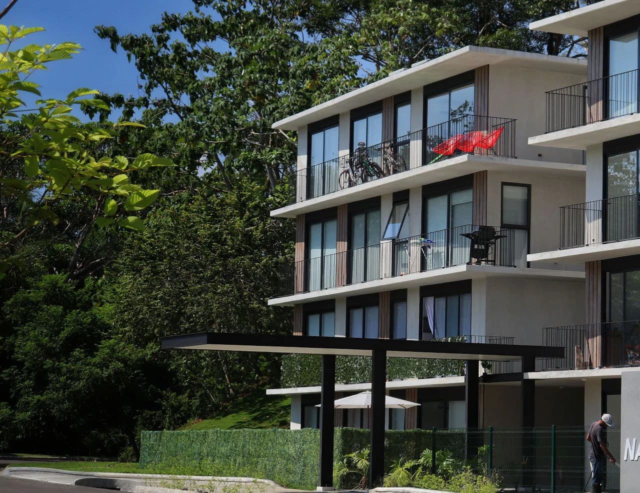 Townhouse B. FF18: Luxurious and spacious Pre-construction townhouse with pool - Within an exclusive community near the sea with a private lake! - photo 70