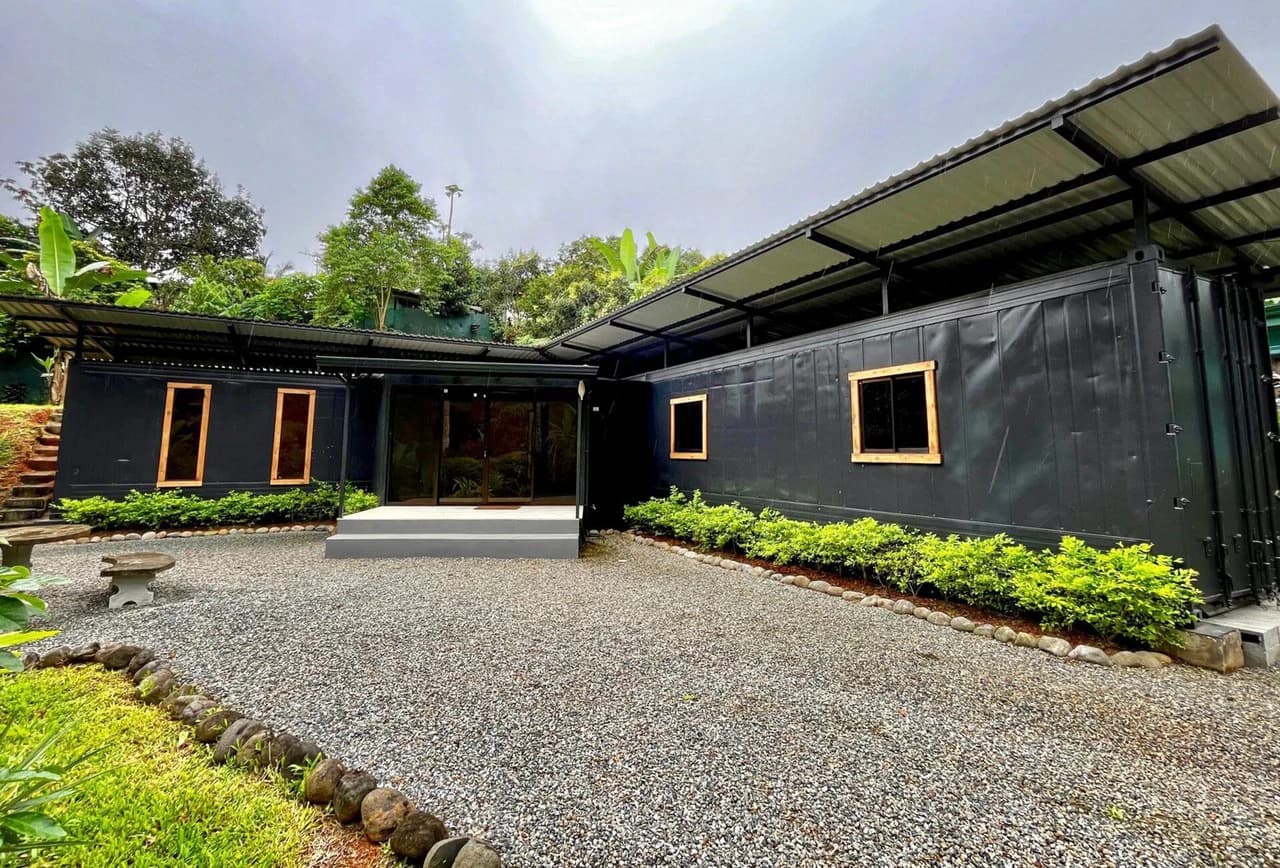 0.19 ACRES – 3 Bedroom Container Homes With Additional Building Lot,15min to Dominical and Beaches!! - photo 19