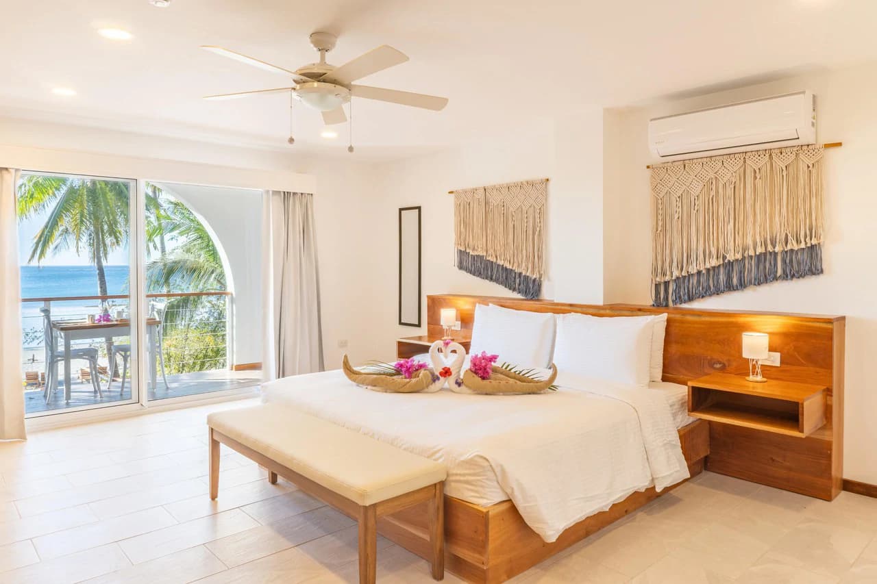 Beachfront Luxury Mixed Use Multi-Unit Residence - photo 1