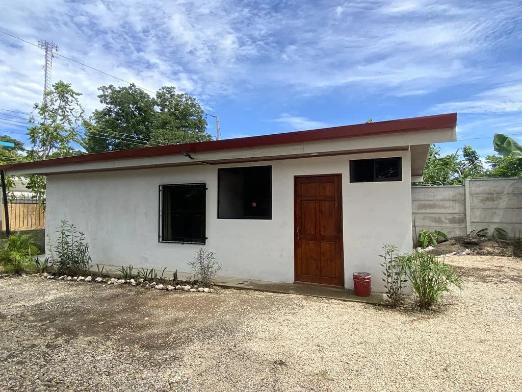 Casa Munoz: 3 Bedroom Home and 2 Unit Duplex with space for a pool, Located in El Canto de los Gavilanes - photo 10