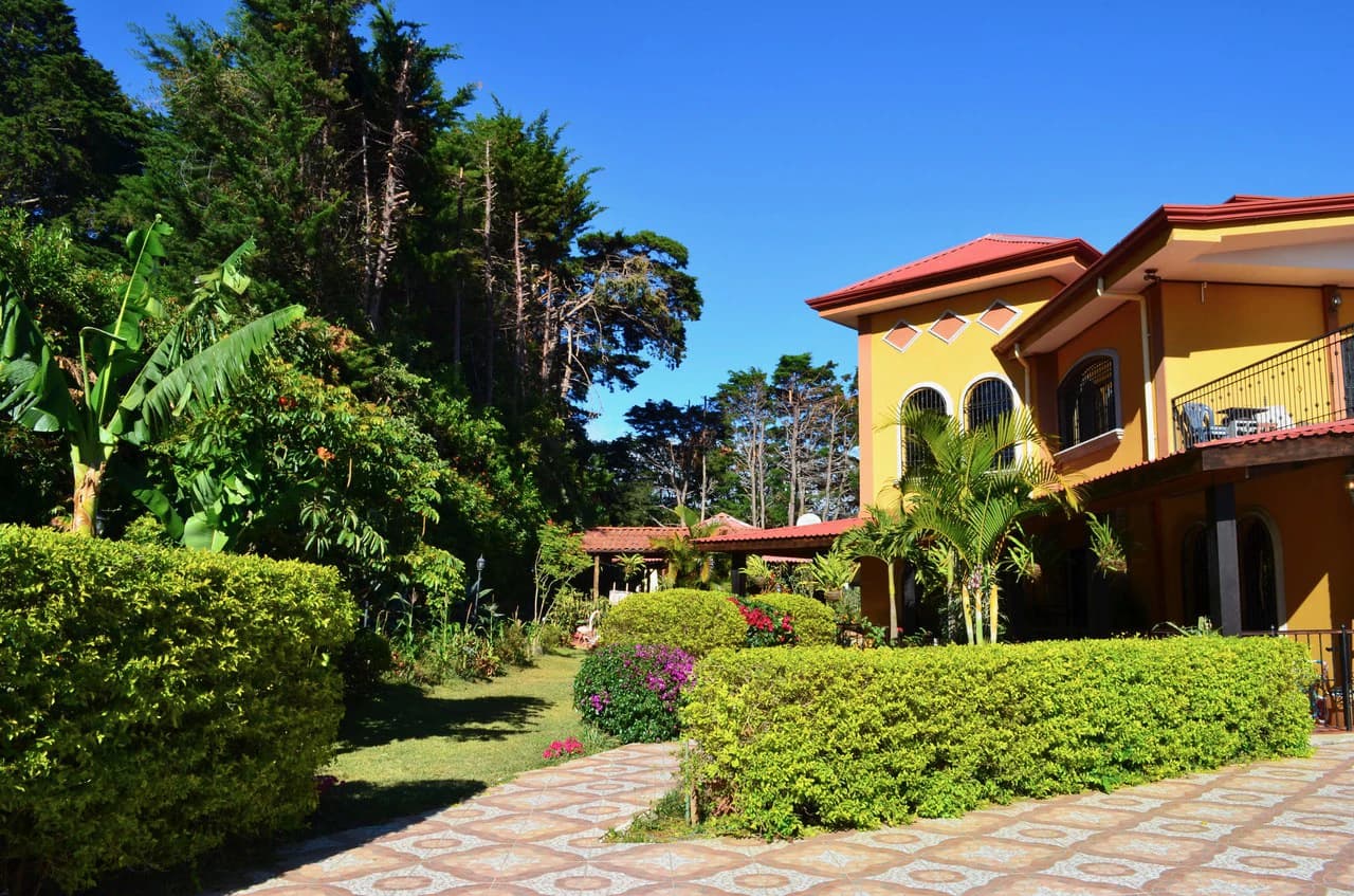 Countryside and Mountain House For Sale in San pablo - photo 2