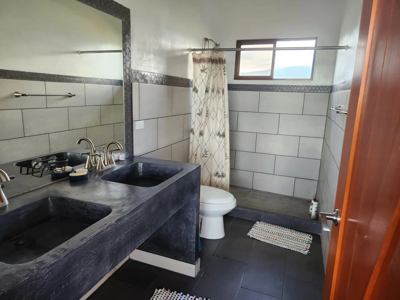 1.97 ACRES – 3 Bedroom Home With Pool, 360 Degree Mountain And Ocean View!!!!: Near the Coast and Mountain House For Sale in Platanillo de Dominical - photo 22