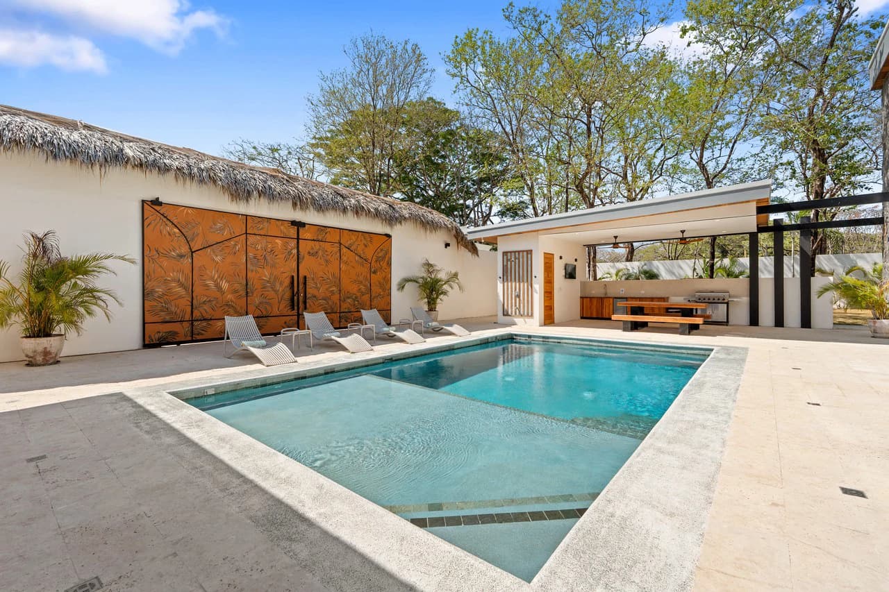Casa Guacamaya Roja: Luxury Home in Playa Grande