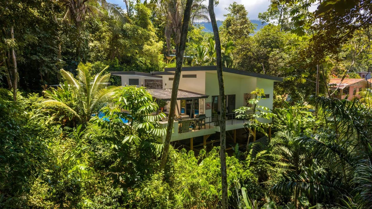 Charming 2 Bedroom Home + Studio located in heart of Uvita - photo 30