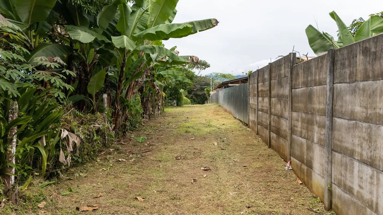 Lot for sale, Located in Barrio La Lucha, Perez Zeledon: Spacious lot for sale in La Lucha Perez Zeledon - photo 5