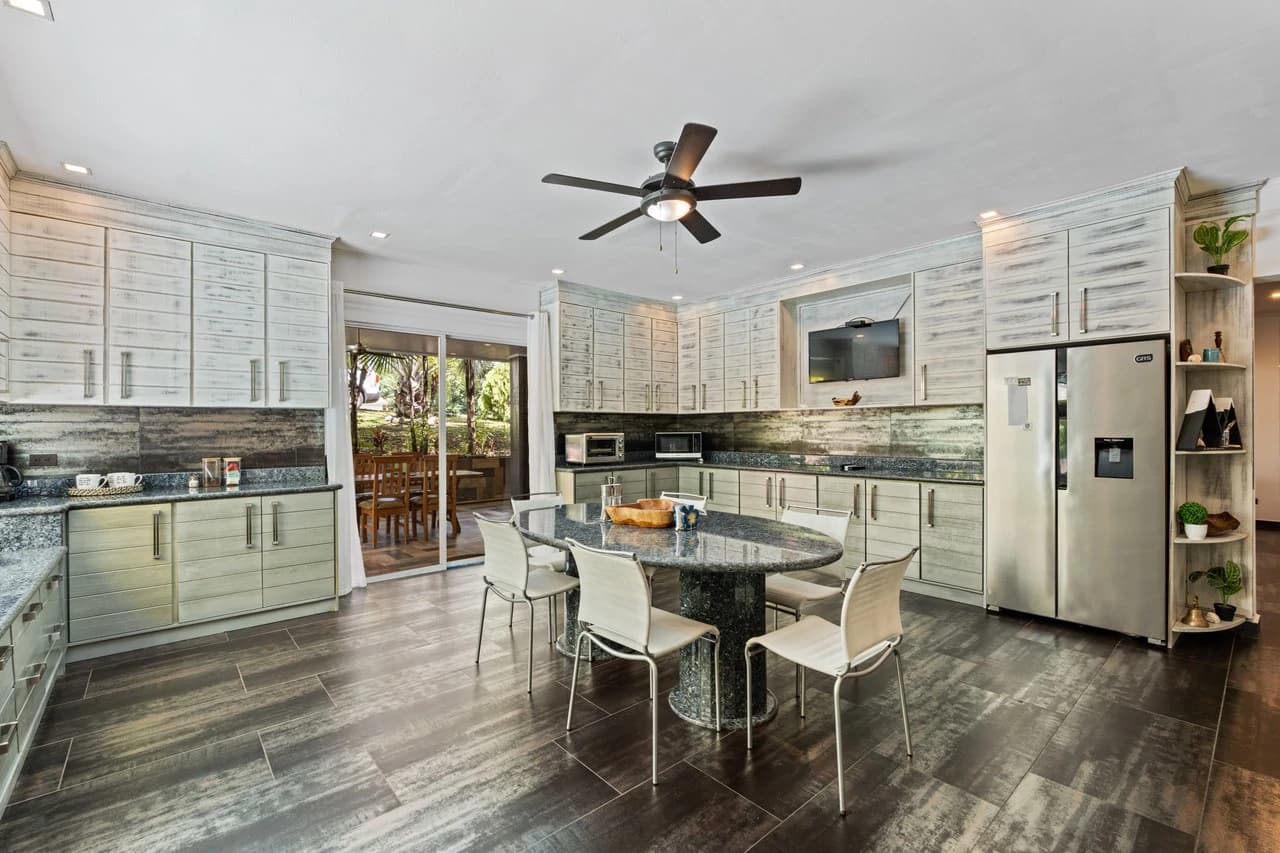 Casa de Palmas: Beautiful gated community just 5 min. to the beach! - photo 8
