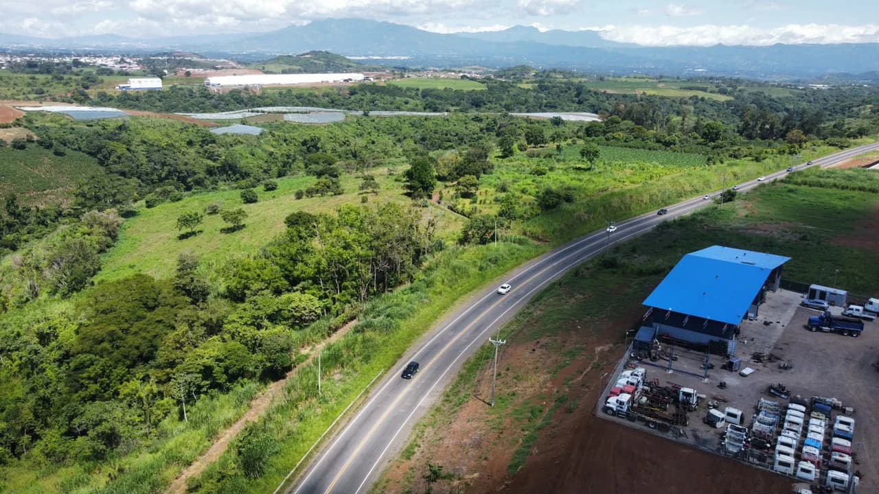 Multinational Investment: Large-Scale Commercial Development Opportunity - photo 6