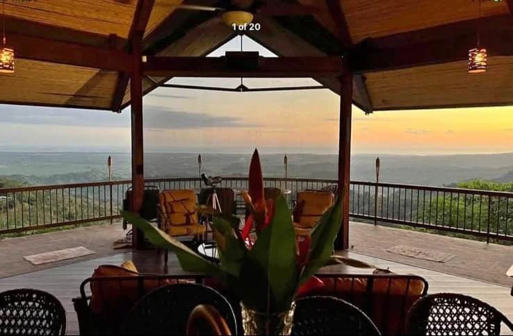 Parrita Jungle home: REDUCED! Luxury Jungle Estate with Airbnb cabin