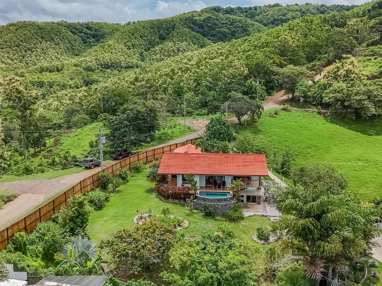 Casa Cavalier: 3BR Ocean View Mountain Home with Studio Apartment - photo 2