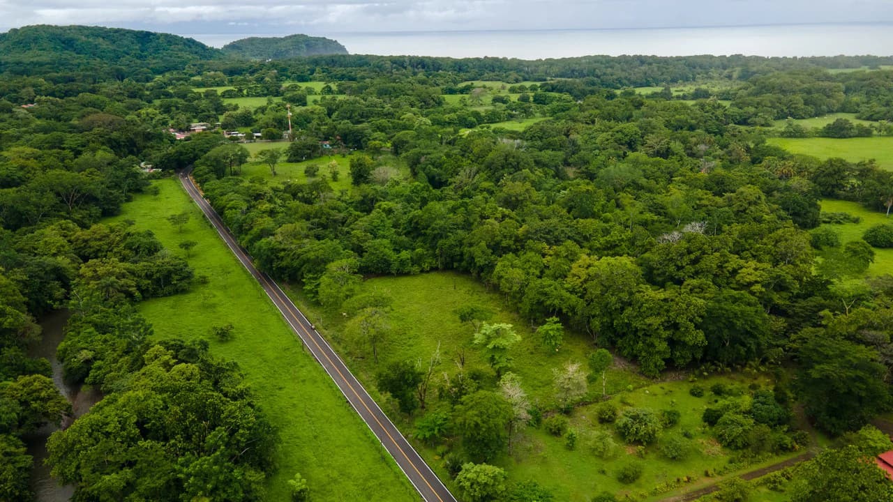 Exceptional Nearly 3-Hectare Property in Pueblo Nuevo, Bejuco, Guanacaste - photo 10