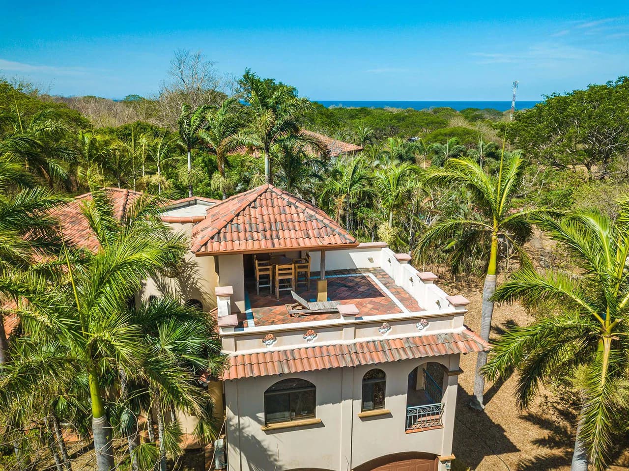 Casa Palacio: Elegant and Palatial 3BR in Gated Community - photo 4