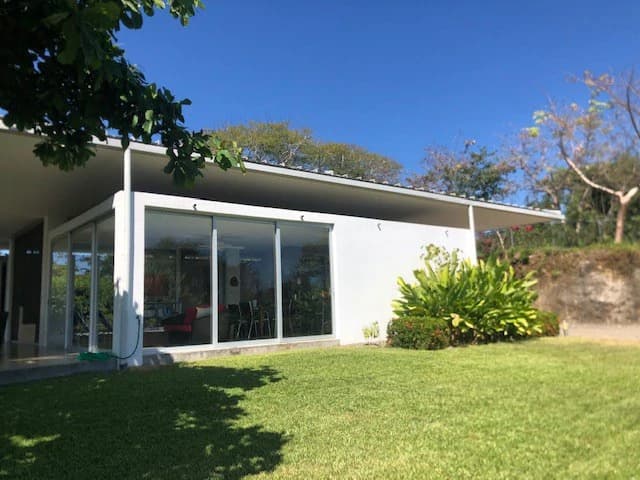 Fine private modern house in spacious ocean view property - photo 4